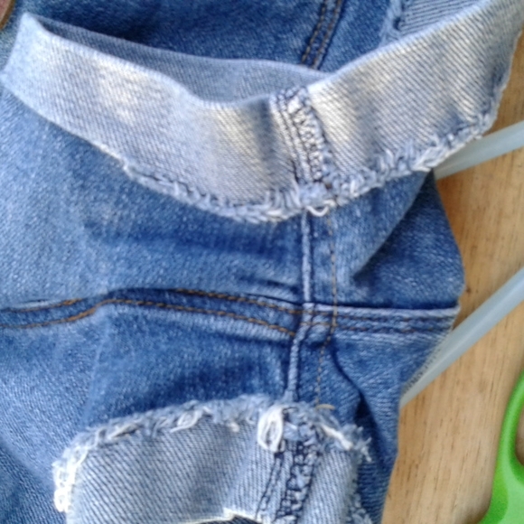 Short brand is Rocky dream size 1-25 good condition in inseam 2 1/2 in - Picture 6 of 8